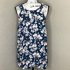 639 - Fortune + Ivy NWOT Navy/White Floral Sleeveless Top Size Medium